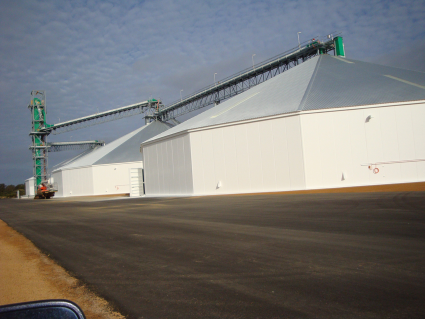 Step 7: External walls coated with a penetrating coat of Sealer “A” 101 sealer. Glo-Mastic used to seal hair